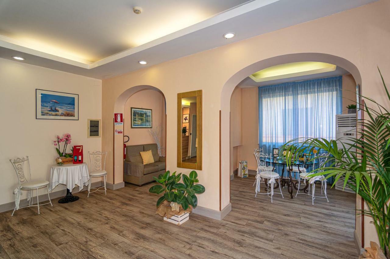 Hotel Perla Del Mare Lido di Camaiore Exterior photo